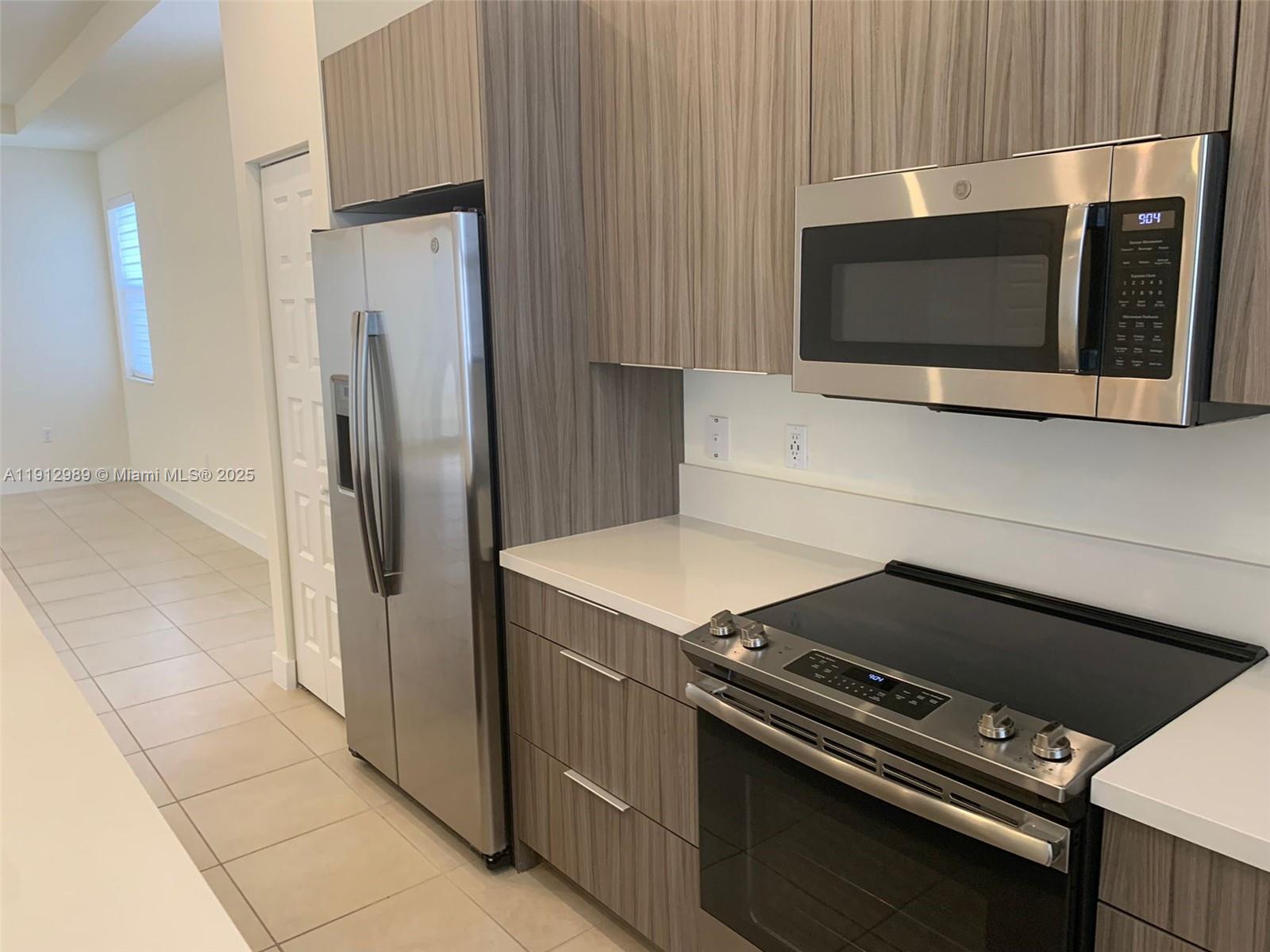 HIGHLAND AT PARK CENTRAL - Residential Lease