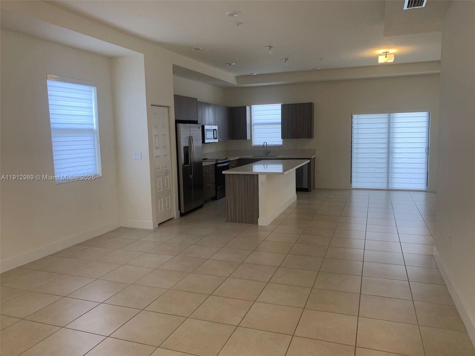 HIGHLAND AT PARK CENTRAL - Residential Lease