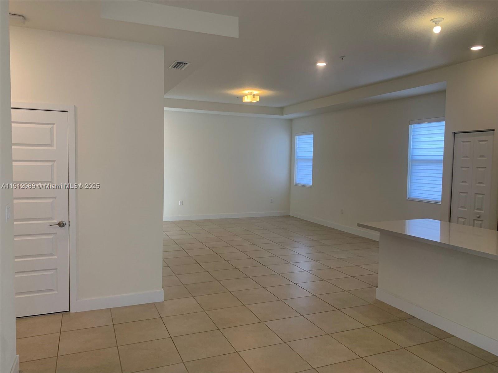 HIGHLAND AT PARK CENTRAL - Residential Lease