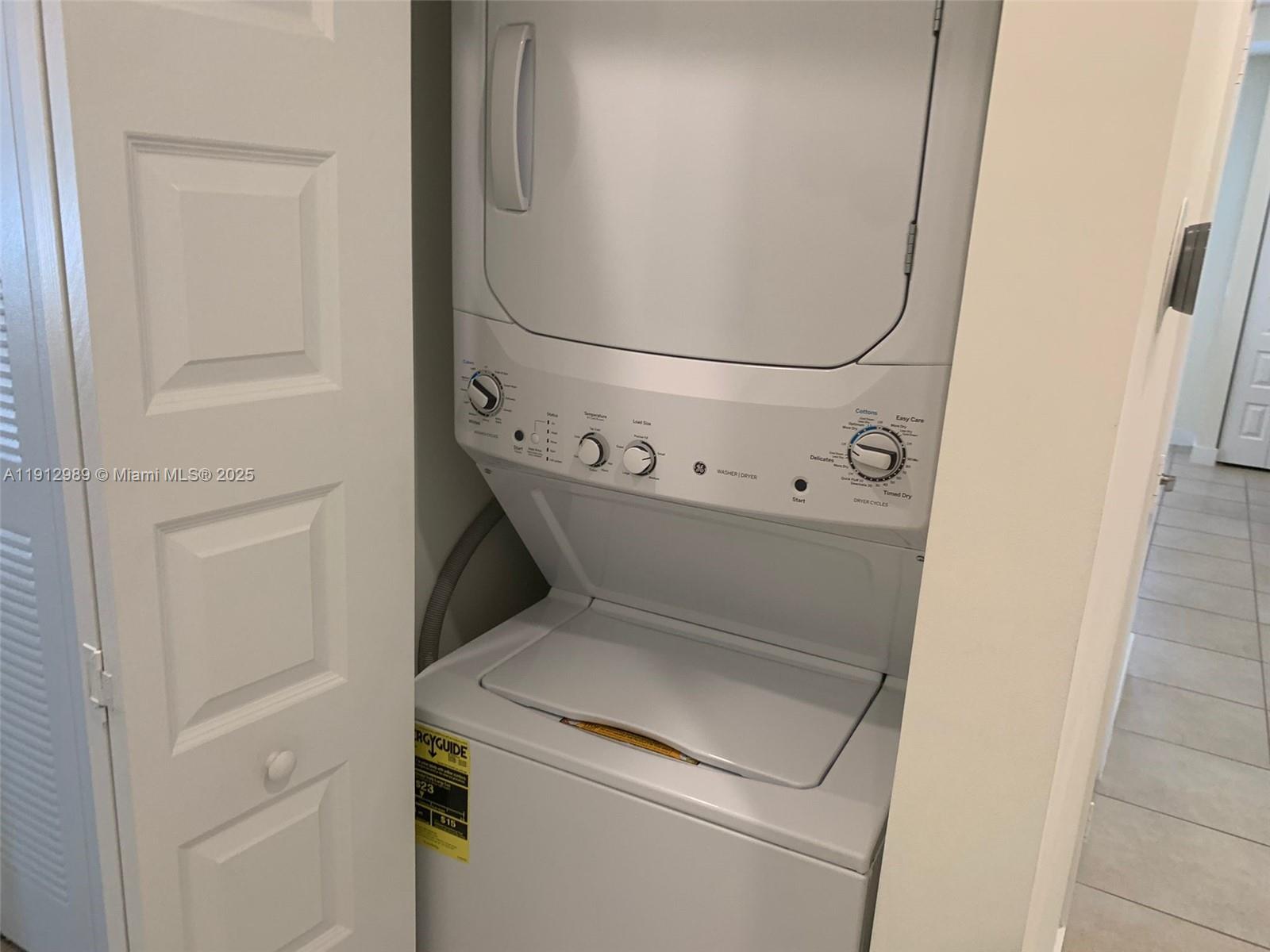 HIGHLAND AT PARK CENTRAL - Residential Lease