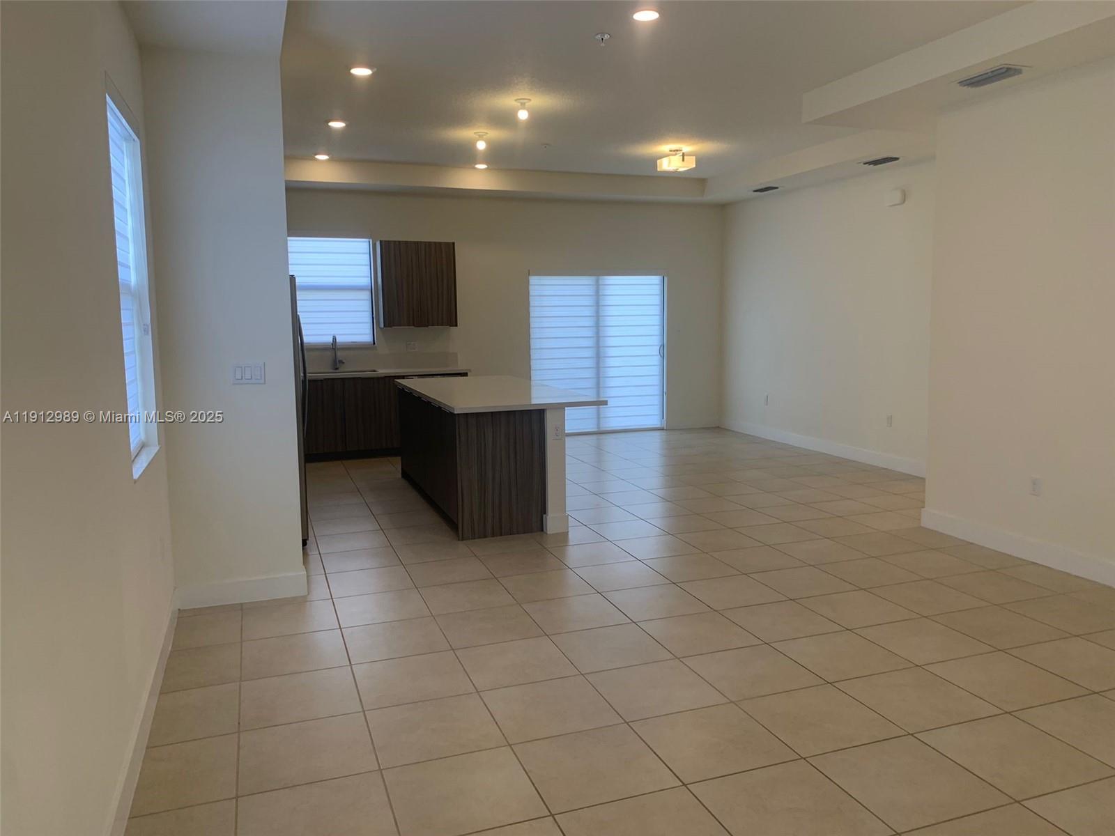 HIGHLAND AT PARK CENTRAL - Residential Lease