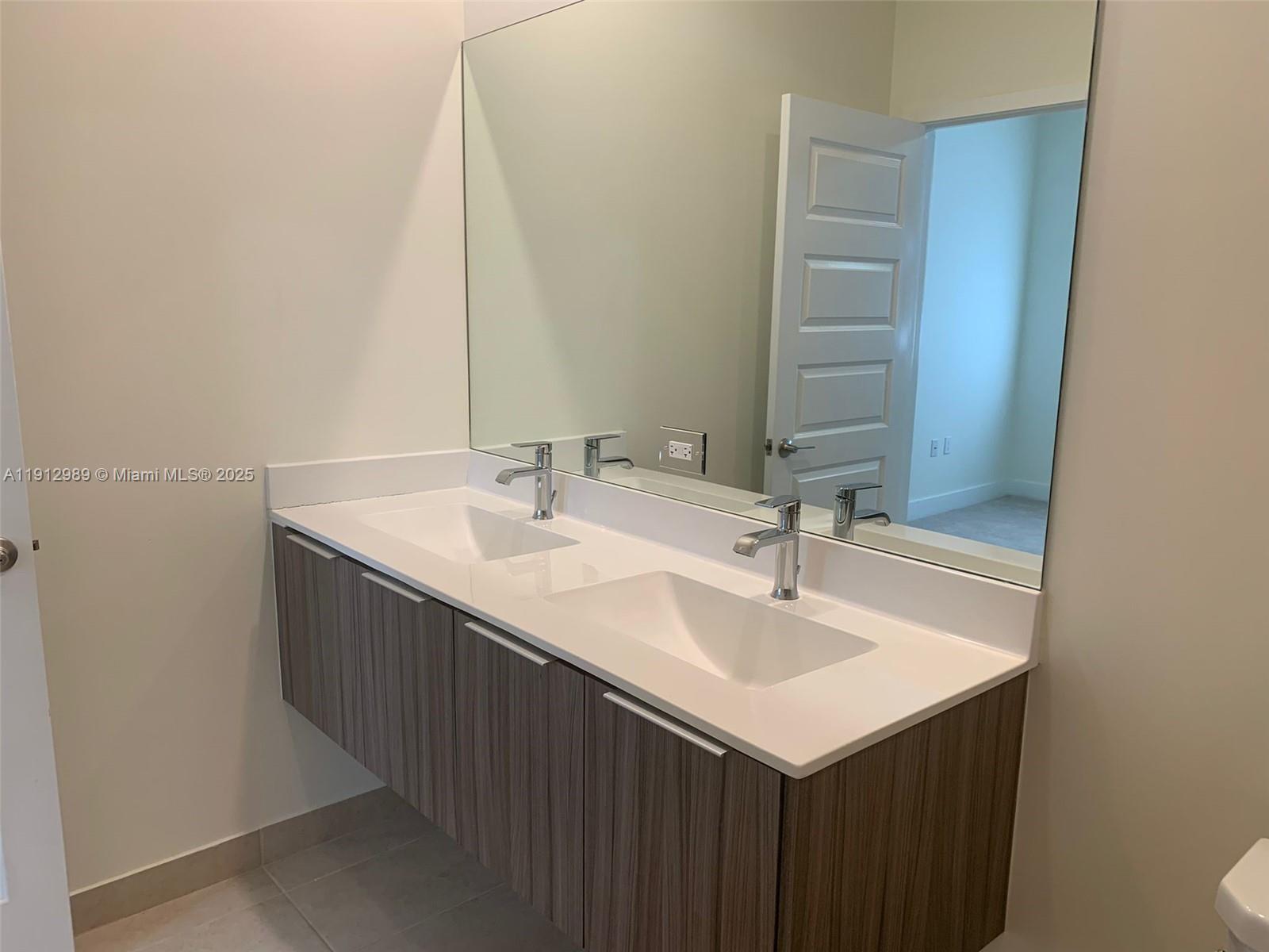 HIGHLAND AT PARK CENTRAL - Residential Lease