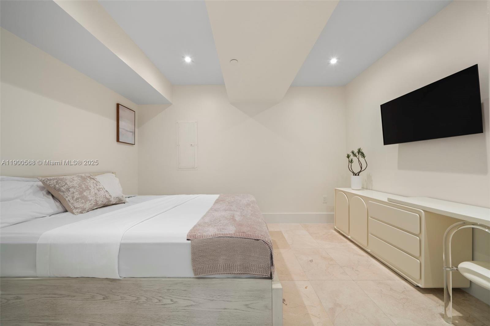 BEACH CLUB TWO CONDO - Residential Lease