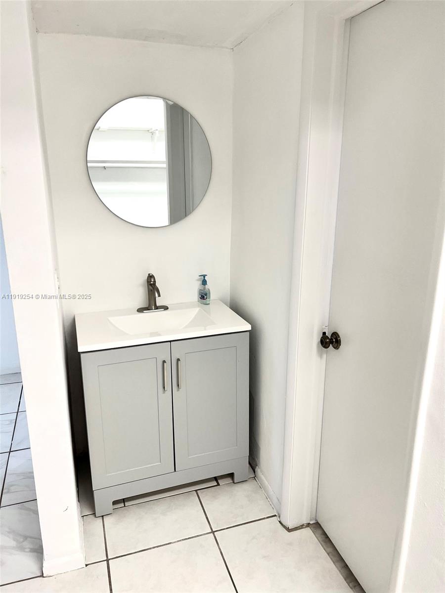 STAR LAKES ESTATES NO 5 C - Residential Lease