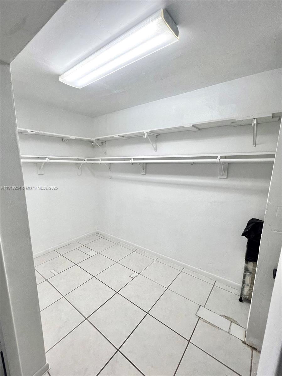 STAR LAKES ESTATES NO 5 C - Residential Lease