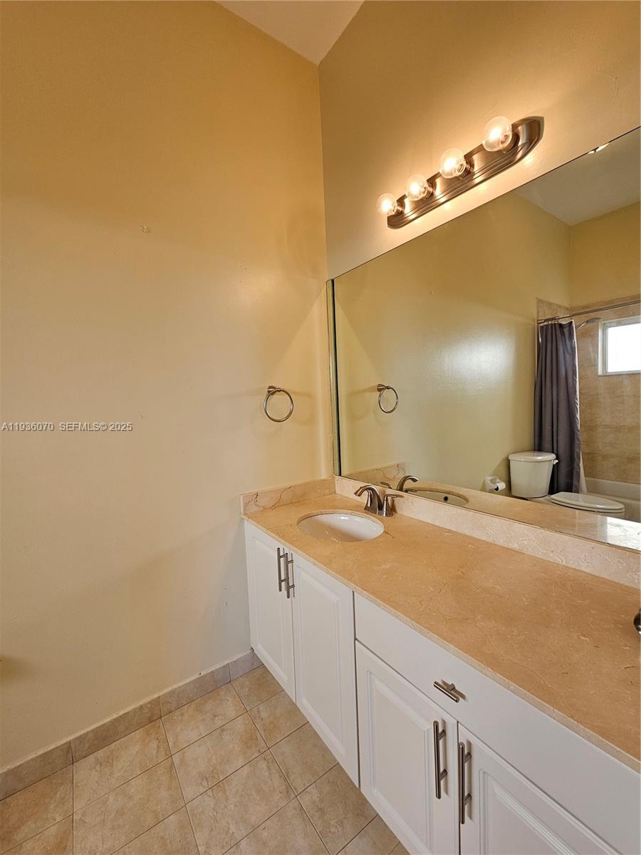 FANTASY REEF - Residential Lease