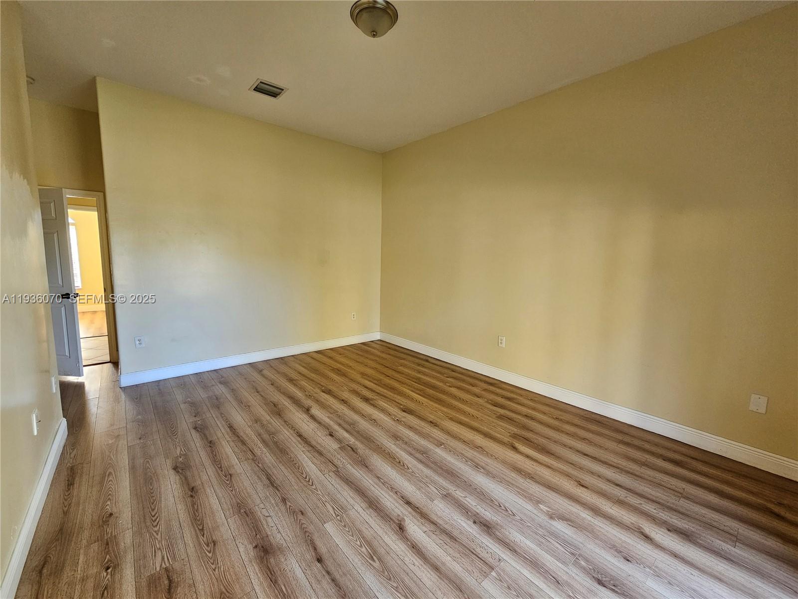 FANTASY REEF - Residential Lease