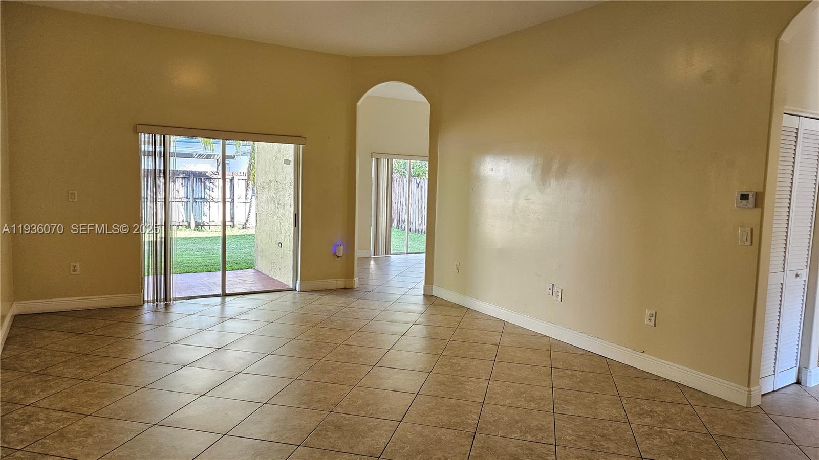 FANTASY REEF - Residential Lease
