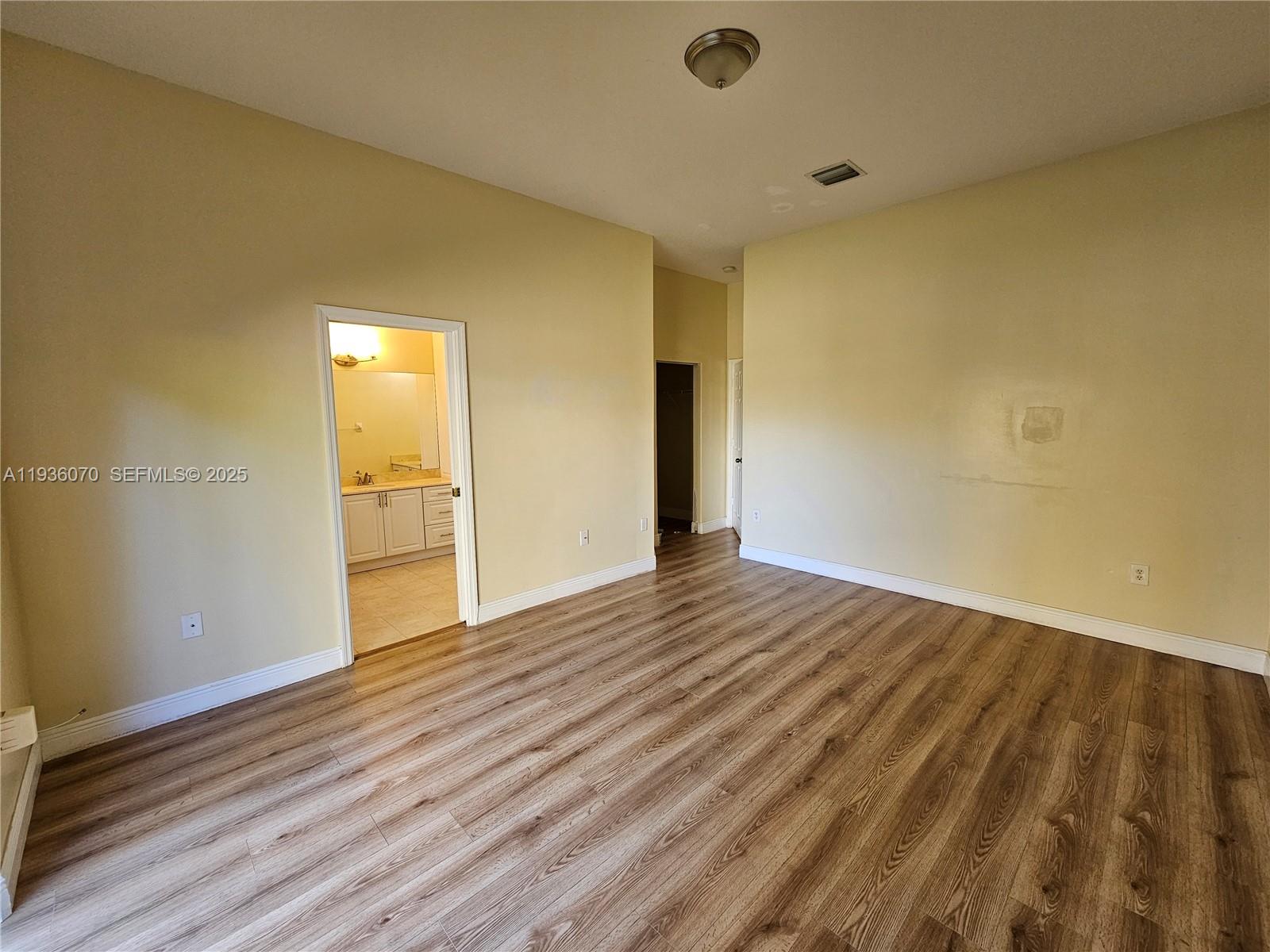 FANTASY REEF - Residential Lease