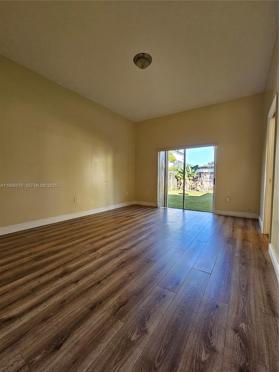 FANTASY REEF - Residential Lease