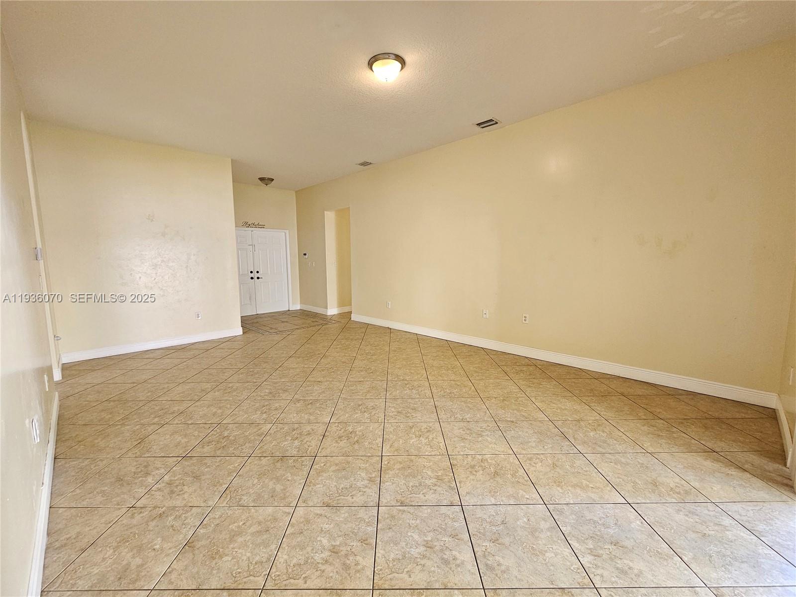 FANTASY REEF - Residential Lease