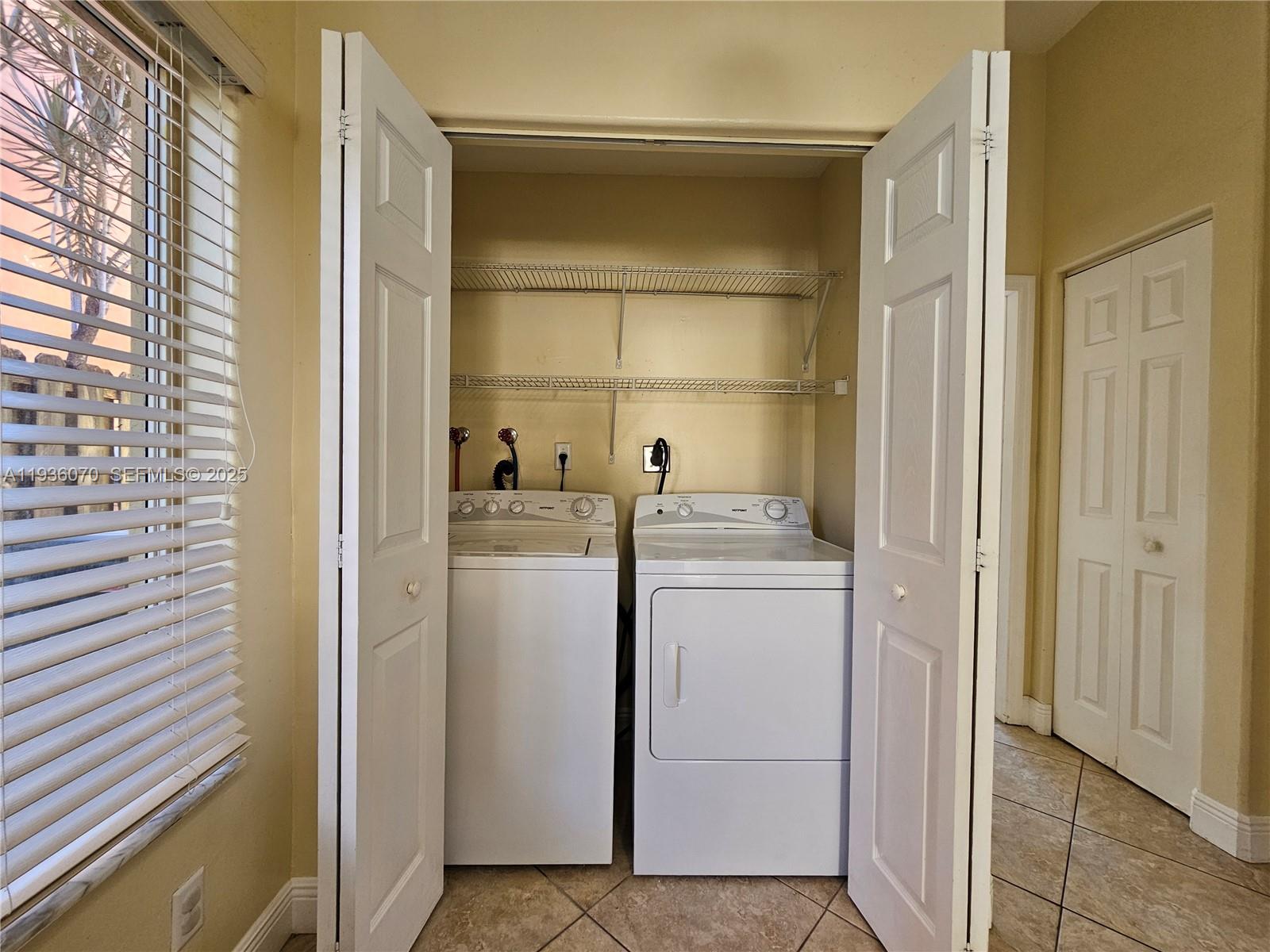 FANTASY REEF - Residential Lease