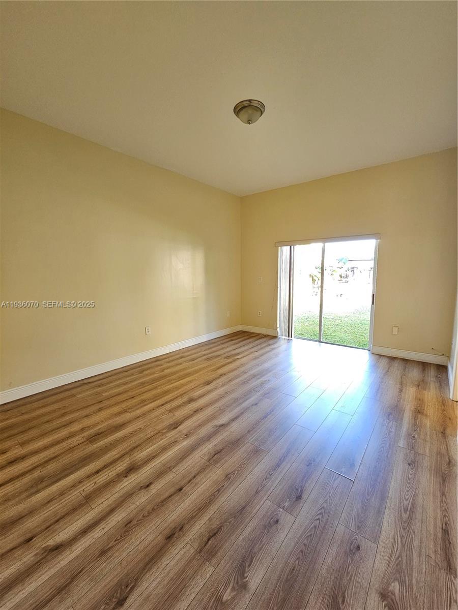 FANTASY REEF - Residential Lease