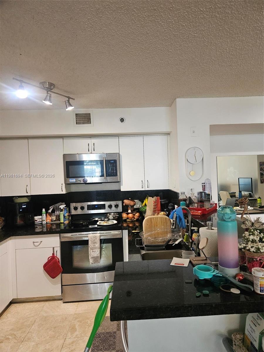 THE YACHT CLUB AT AVENTURA - Residential