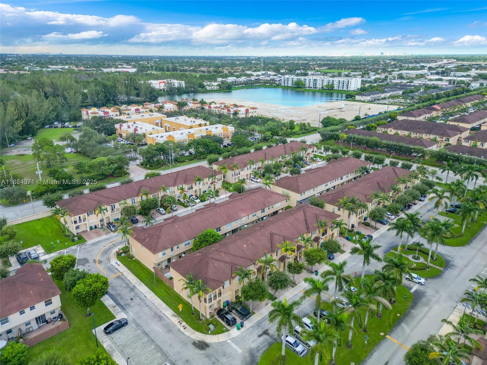 COURTS AT TUSCANY NORTH - Residential