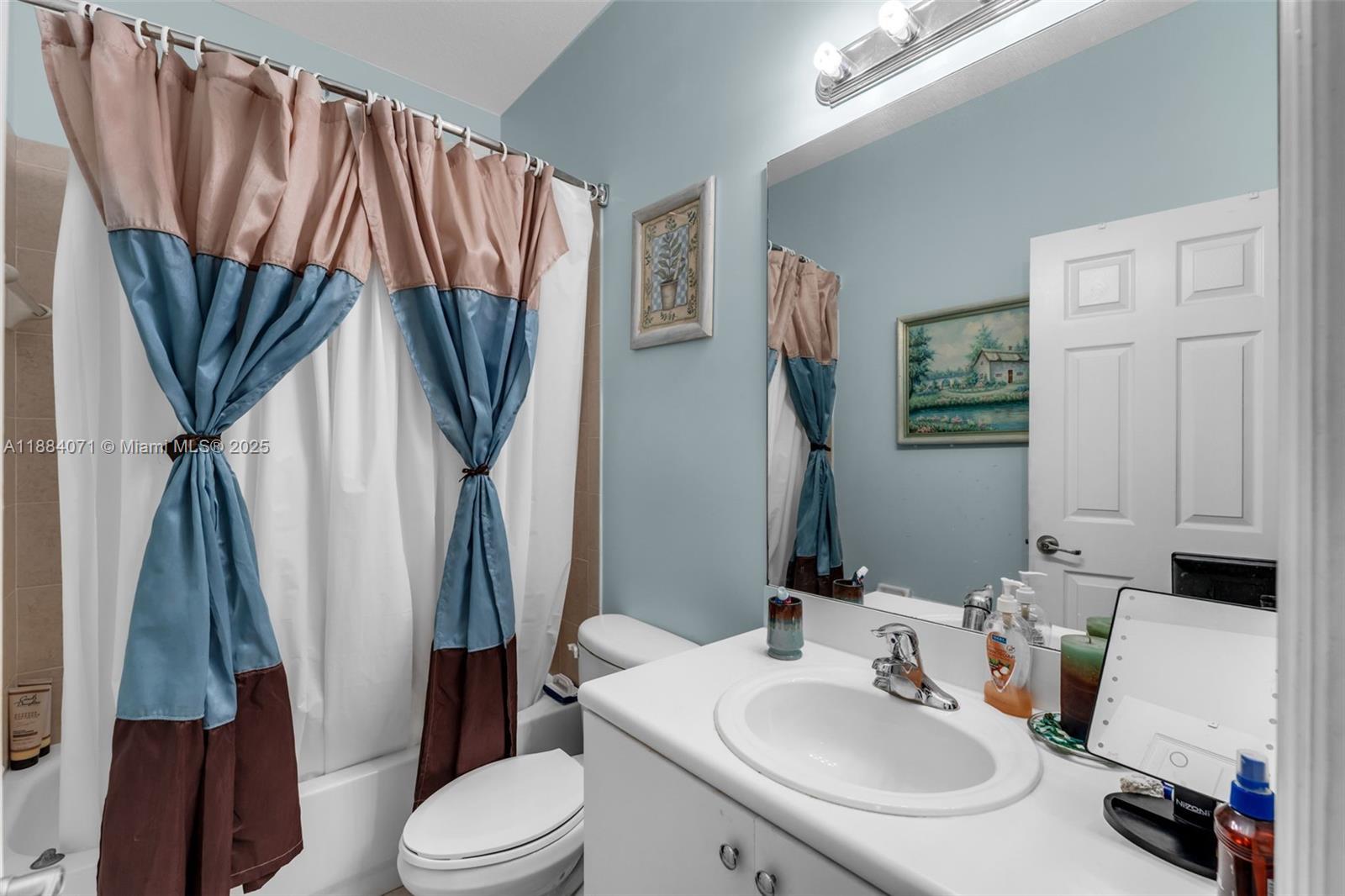 COURTS AT TUSCANY NORTH - Residential