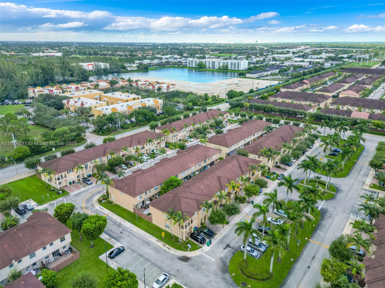 COURTS AT TUSCANY NORTH - Residential