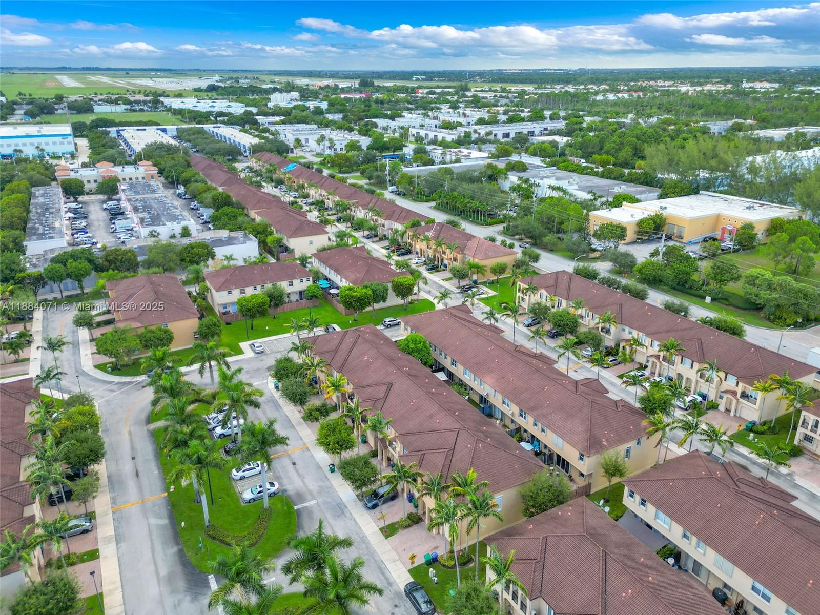 COURTS AT TUSCANY NORTH - Residential