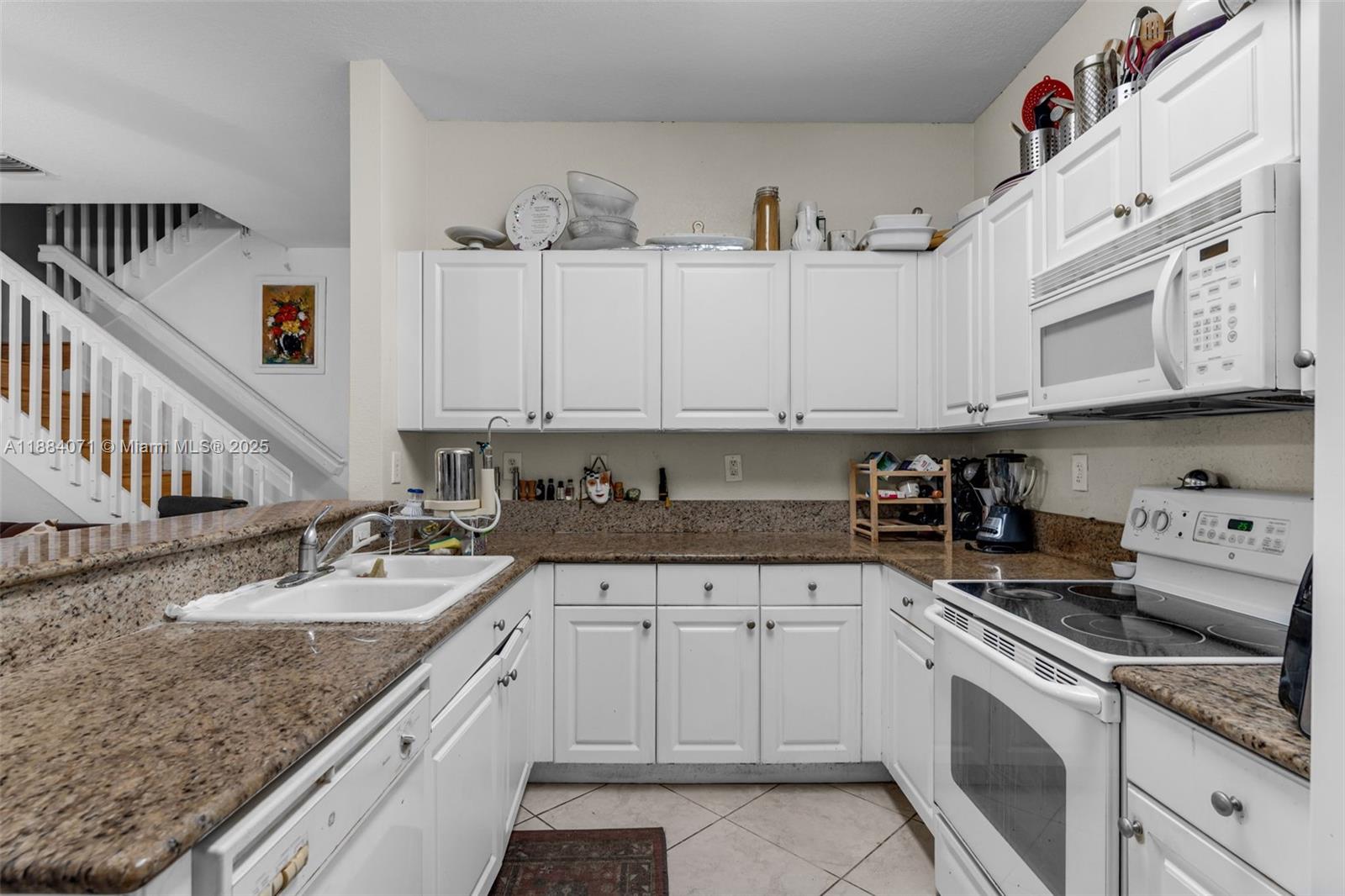 COURTS AT TUSCANY NORTH - Residential