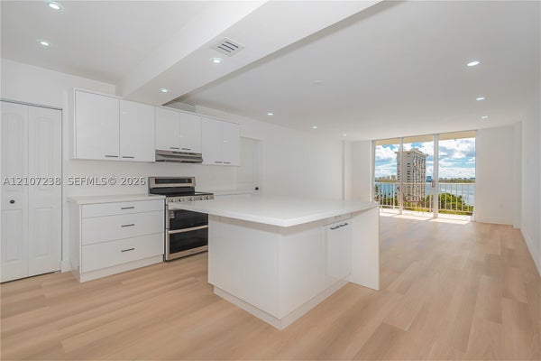 11111 BISCAYNE BLVD # 1125, MIAMI, FL 33181 - Image e15a1fb5bf3e8b7b61894703dc2dad17/3686413764