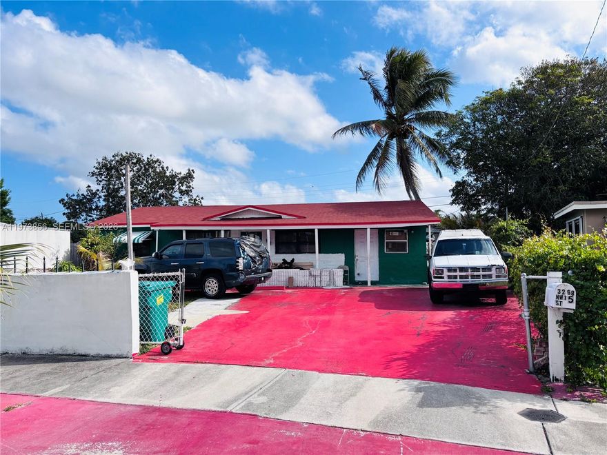 This large, well-priced home features 3 bedrooms, 2 bathrooms with a family room, providing plenty of space for comfortable living. Situated on a sizable lot, the property also includes a separate building—perfect for a workshop, storage, extra income... While the home needs updates, its layout and size offer an excellent opportunity to create your dream space. With so much potential, this property is ideal for buyers ready to personalize and add value.