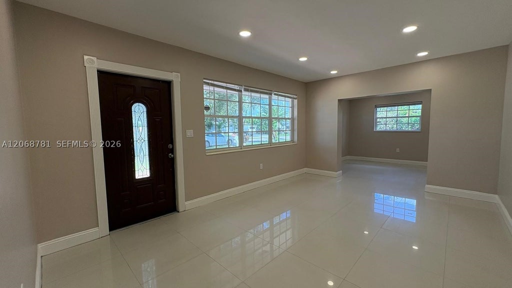 Photo of 251 N 68th Ter #251, Hollywood, FL 33024 (MLS # A12068781)