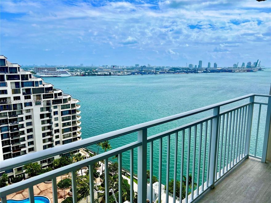 Fully renovated 1-bedroom unit at Isola Brickell Key. Features include a brand-new kitchen with sleek cabinetry, new appliances, and updated finishes, plus a completely remodeled bathroom. Elegant porcelain tile floors throughout. Enjoy breathtaking Northeast-facing water views. Tenant will be the first to live in this beautifully upgraded unit. Building pool has been recently renovated and enhanced.