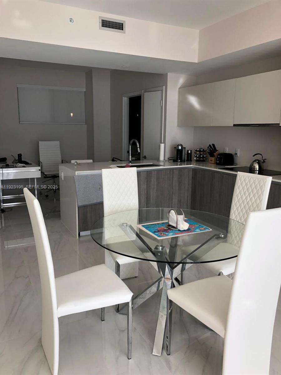 2900 NE 7th Ave 3203