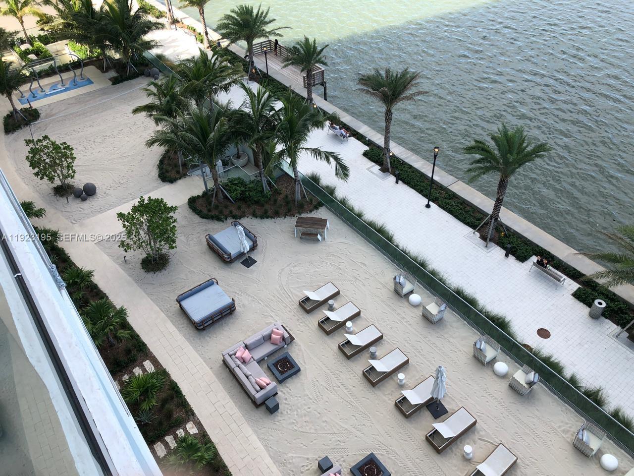 2900 NE 7th Ave 3203