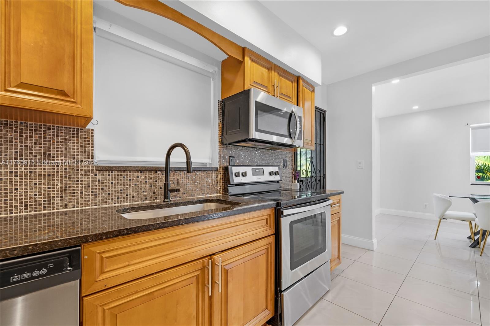 CARL BYOIR - Residential Lease