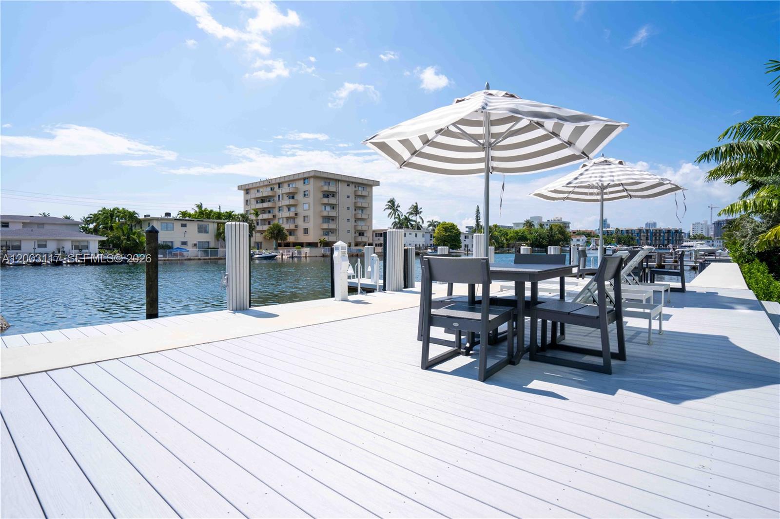 BISCAYNE BCH SUB - Land