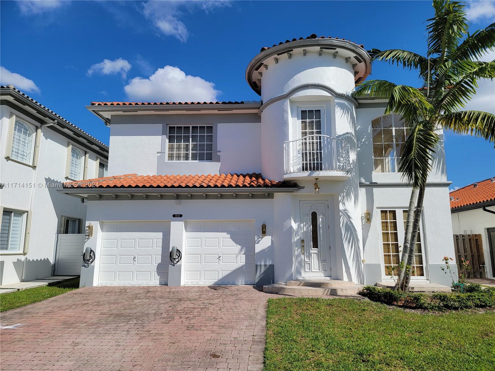 A B AT TAMIAMI TRAIL PHAS - Residential Lease
