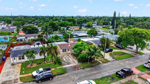 Tiny photo for 721 N 69th Ave, Hollywood, FL 33024 (MLS # A12047662)