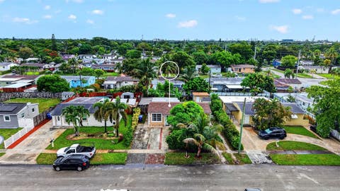 Tiny photo for 721 N 69th Ave, Hollywood, FL 33024 (MLS # A12047662)