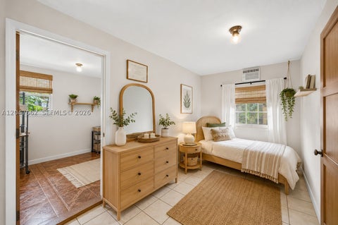 Tiny photo for 721 N 69th Ave, Hollywood, FL 33024 (MLS # A12047662)