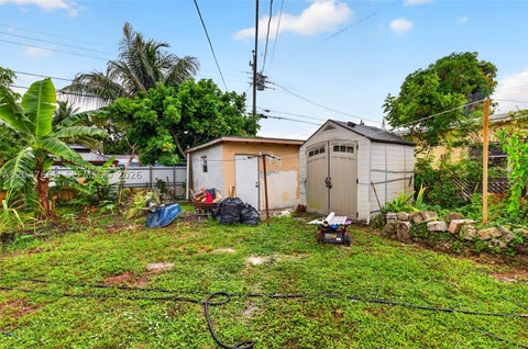 Tiny photo for 721 N 69th Ave, Hollywood, FL 33024 (MLS # A12047662)