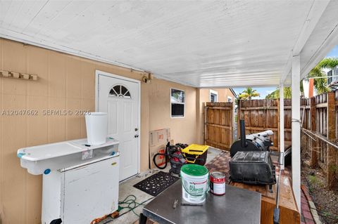 Tiny photo for 721 N 69th Ave, Hollywood, FL 33024 (MLS # A12047662)