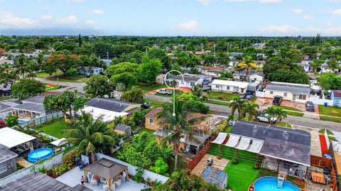 Tiny photo for 721 N 69th Ave, Hollywood, FL 33024 (MLS # A12047662)