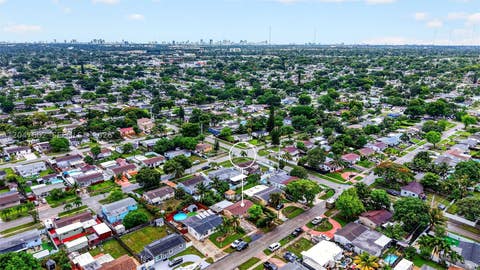 Tiny photo for 721 N 69th Ave, Hollywood, FL 33024 (MLS # A12047662)