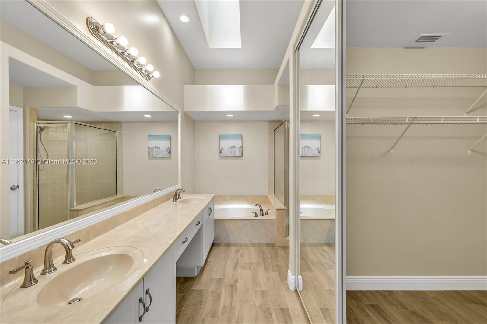 HOLIDAY SPRINGS EAST - Residential