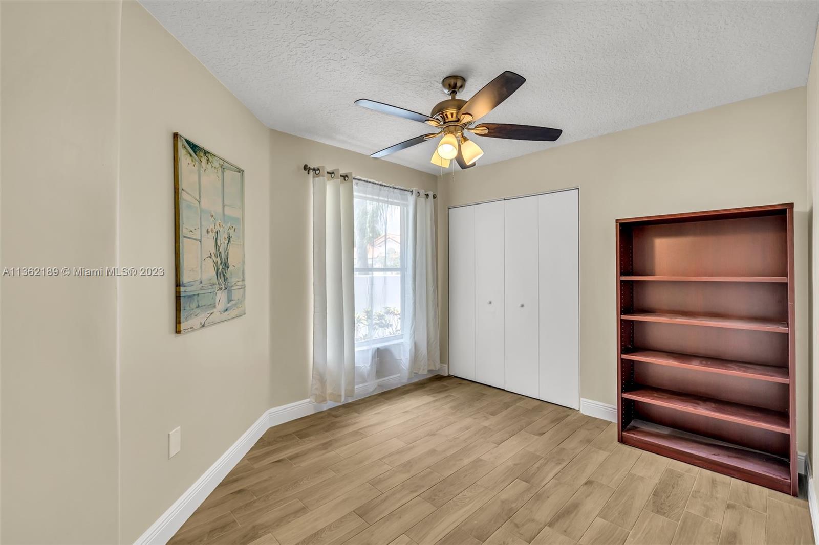 HOLIDAY SPRINGS EAST - Residential