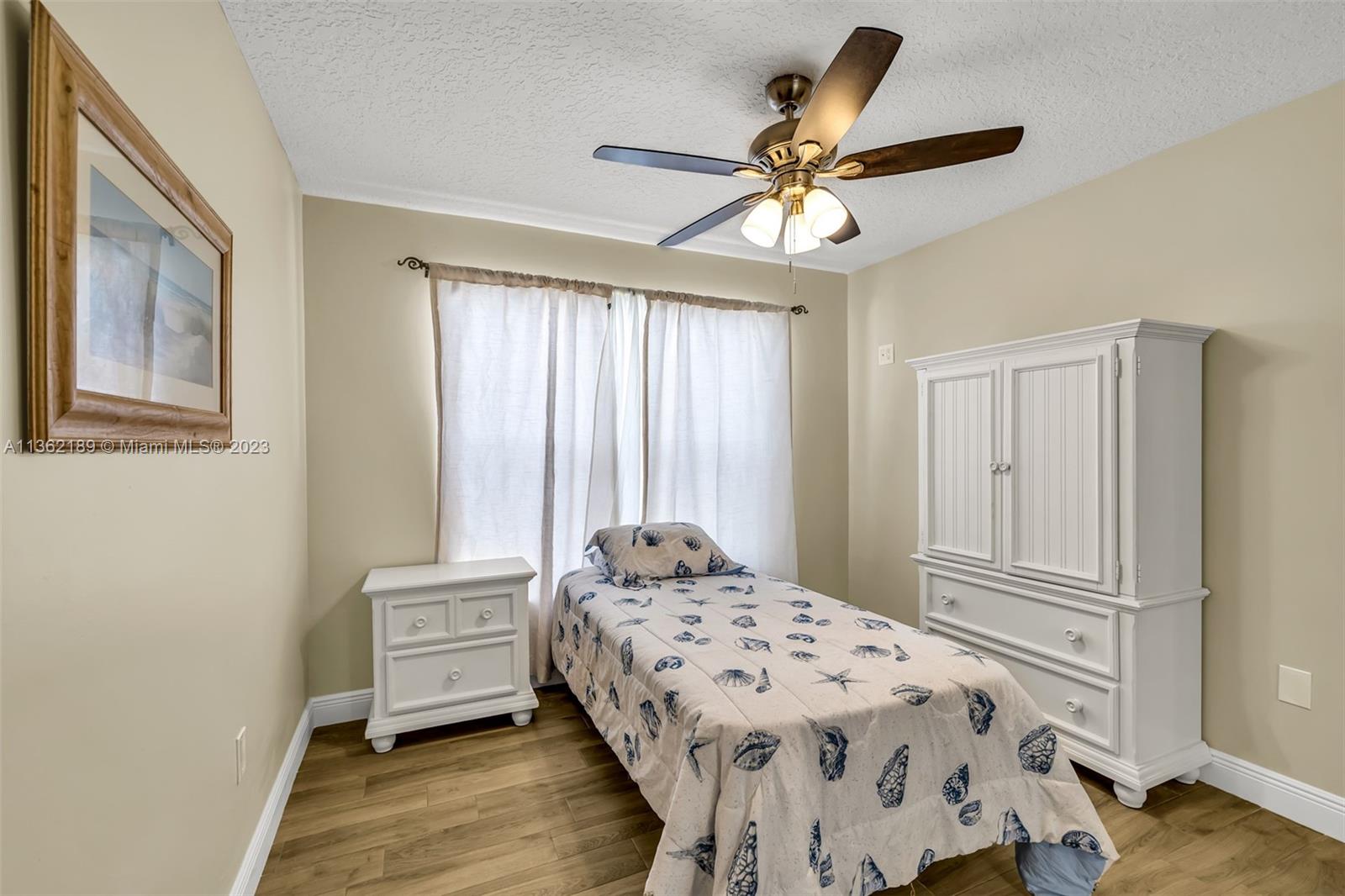 HOLIDAY SPRINGS EAST - Residential