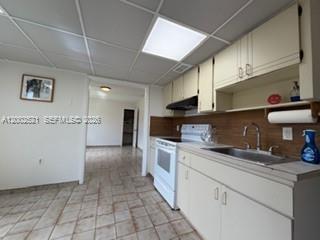 HAILEAH 7TH ADDN - Residential Lease