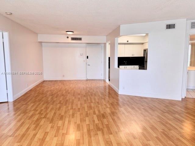 PARC CENTRAL AVENTURA SOU - Residential Lease