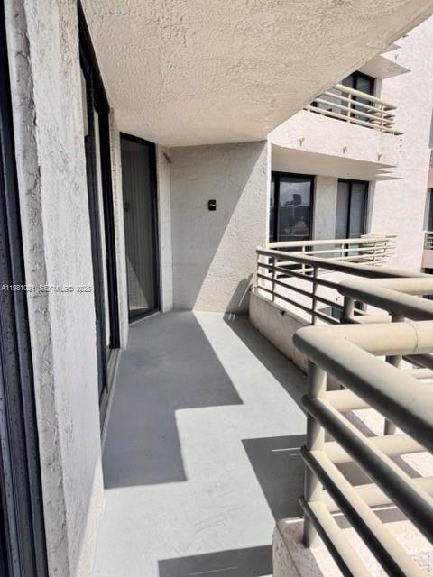 PARC CENTRAL AVENTURA SOU - Residential Lease