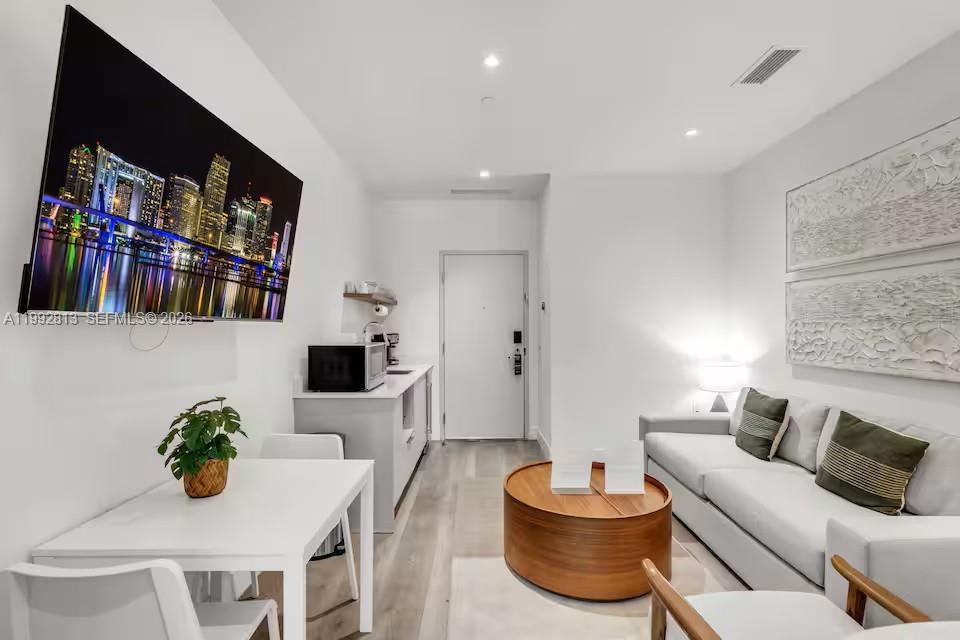 SMART BRICKELL - Residential