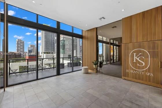 SMART BRICKELL - Residential