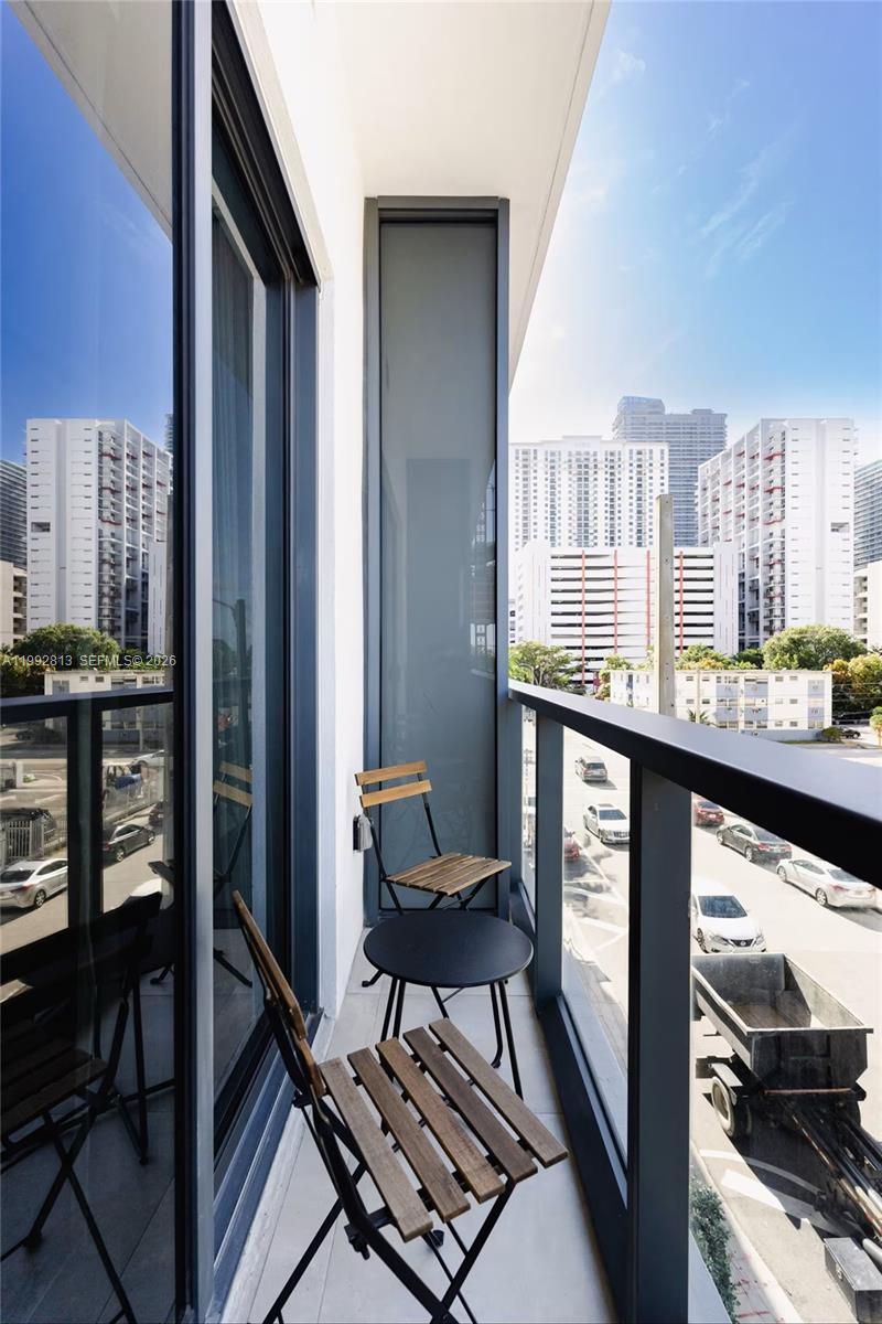 SMART BRICKELL - Residential