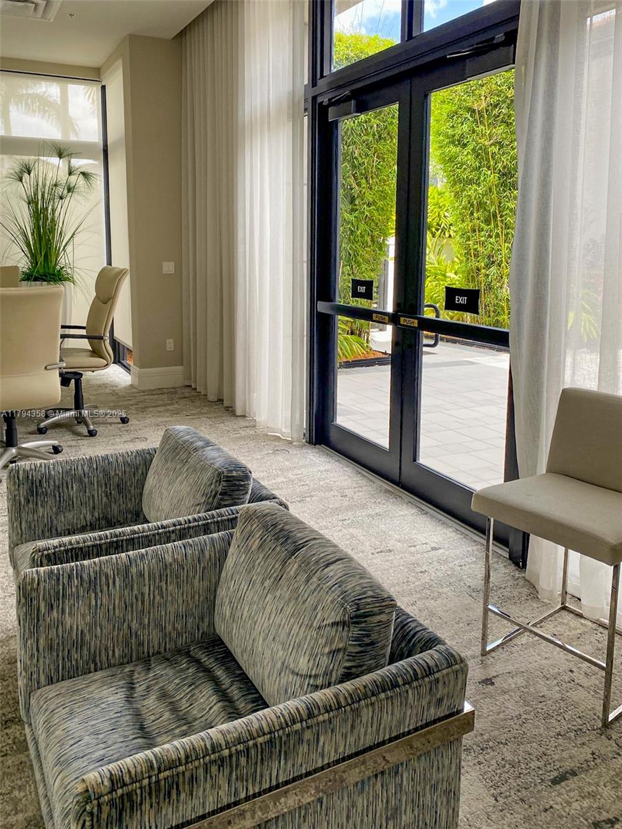 DOWNTOWN SOUTH DORAL - Residential