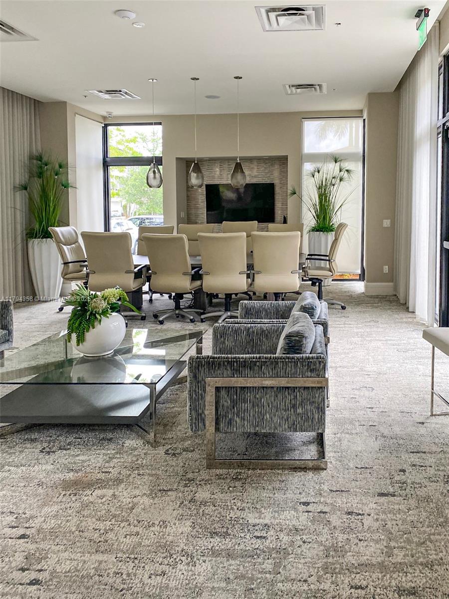 DOWNTOWN SOUTH DORAL - Residential